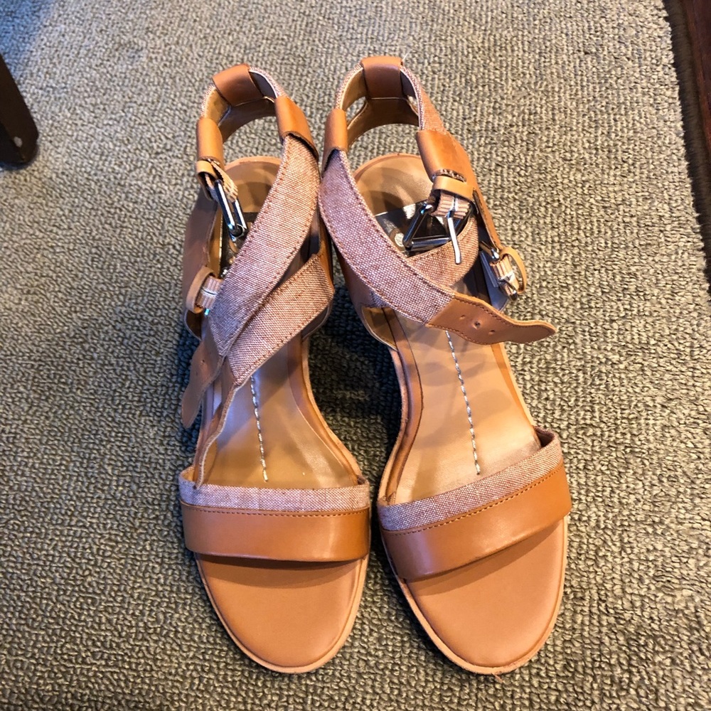 Women's shoes
